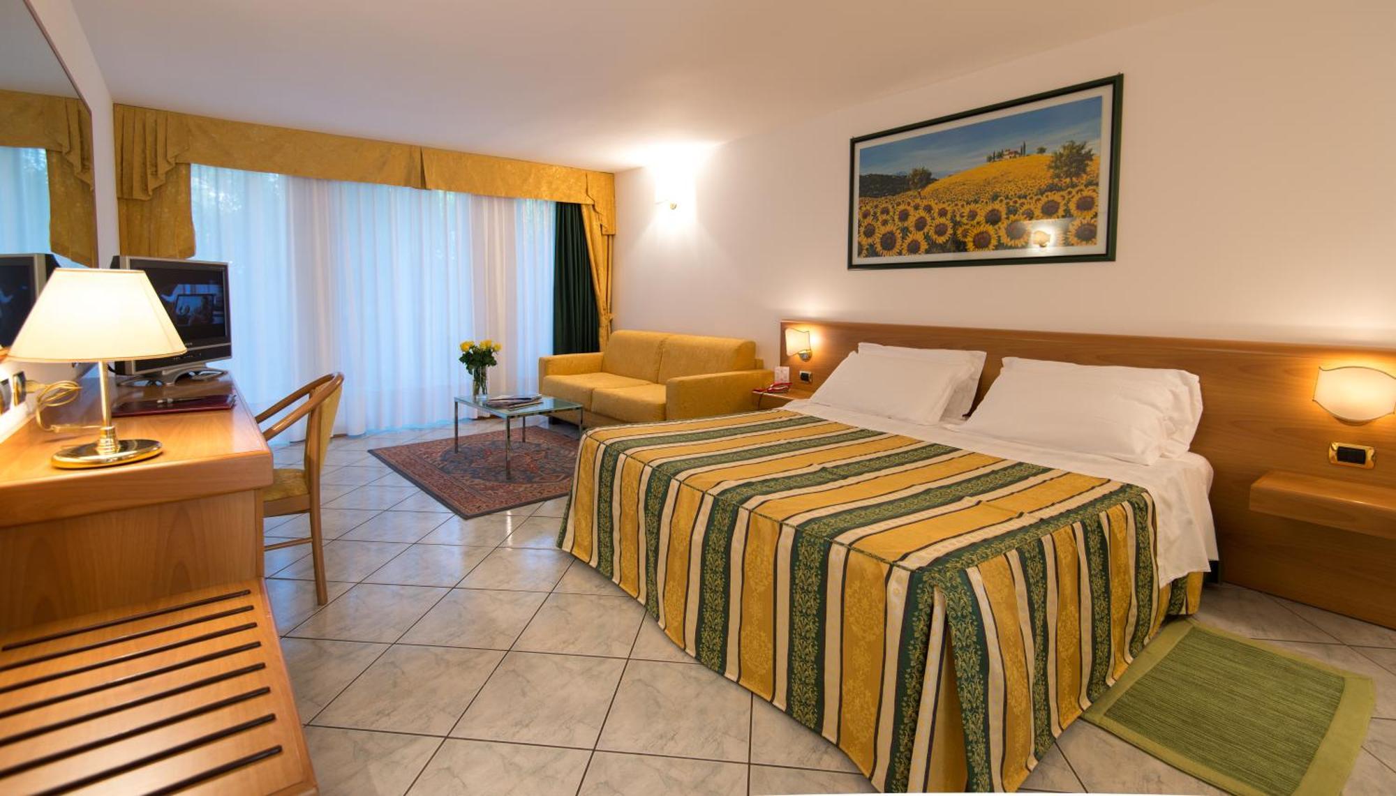 Hotel Capri Bardolino 3S Exteriör bild