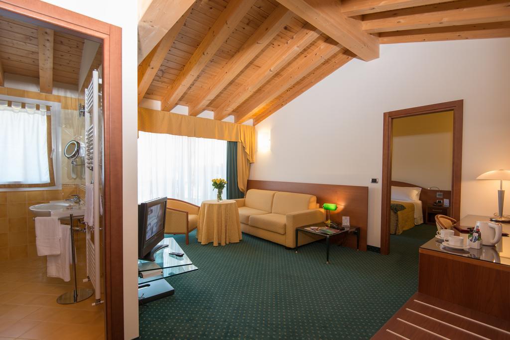 Hotel Capri Bardolino 3S Exteriör bild