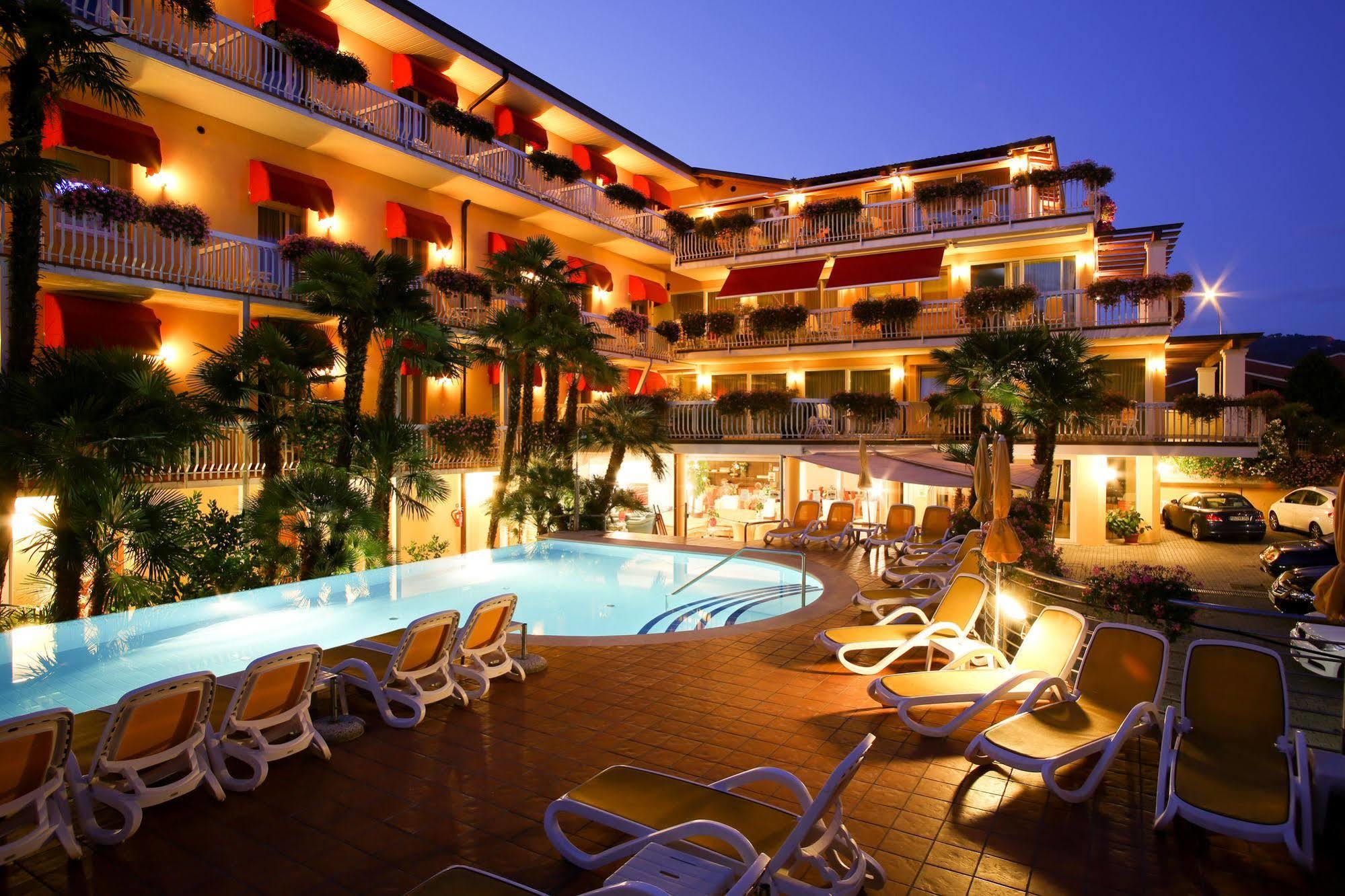 Hotel Capri Bardolino 3S Exteriör bild