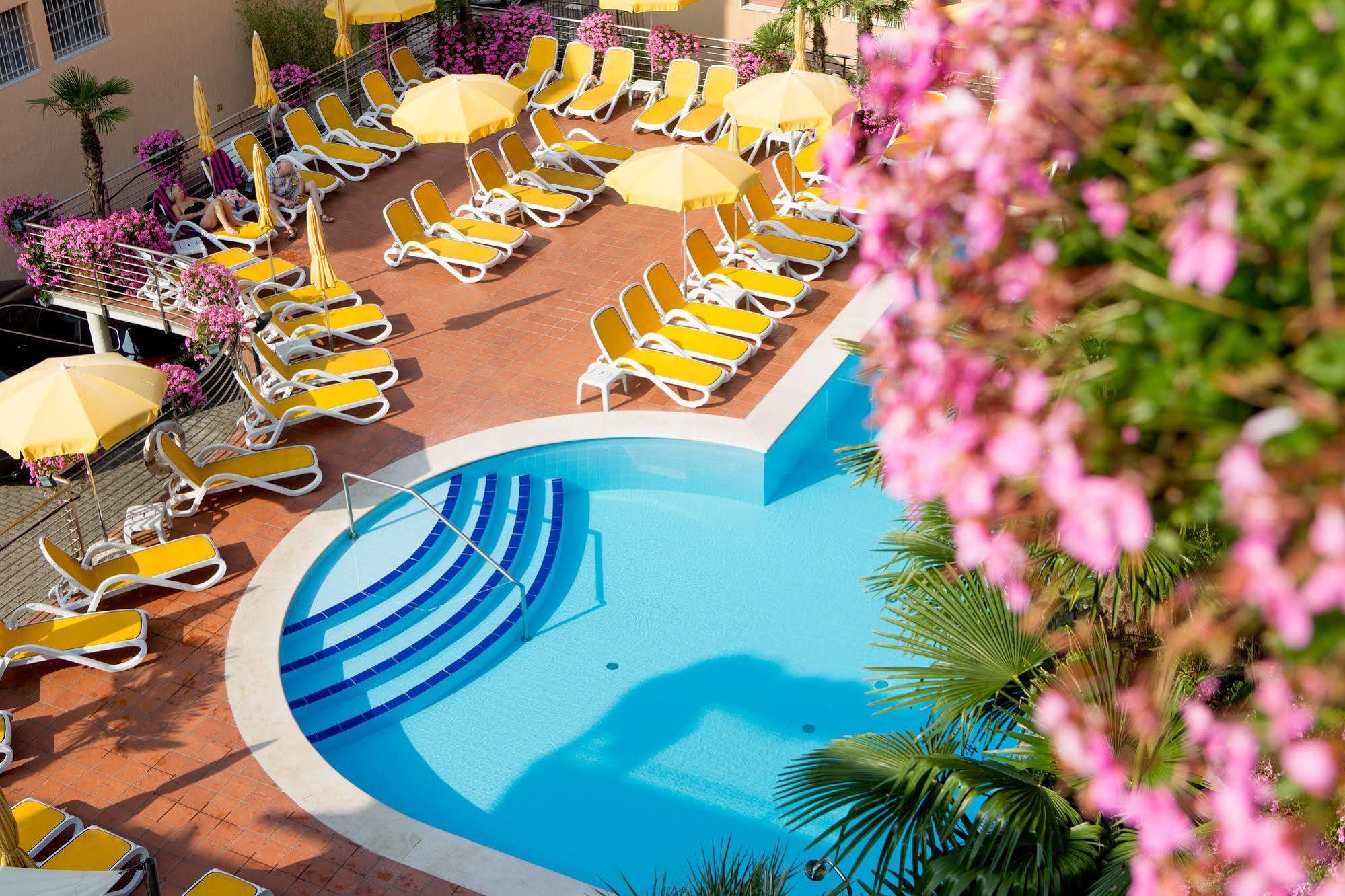 Hotel Capri Bardolino 3S Exteriör bild
