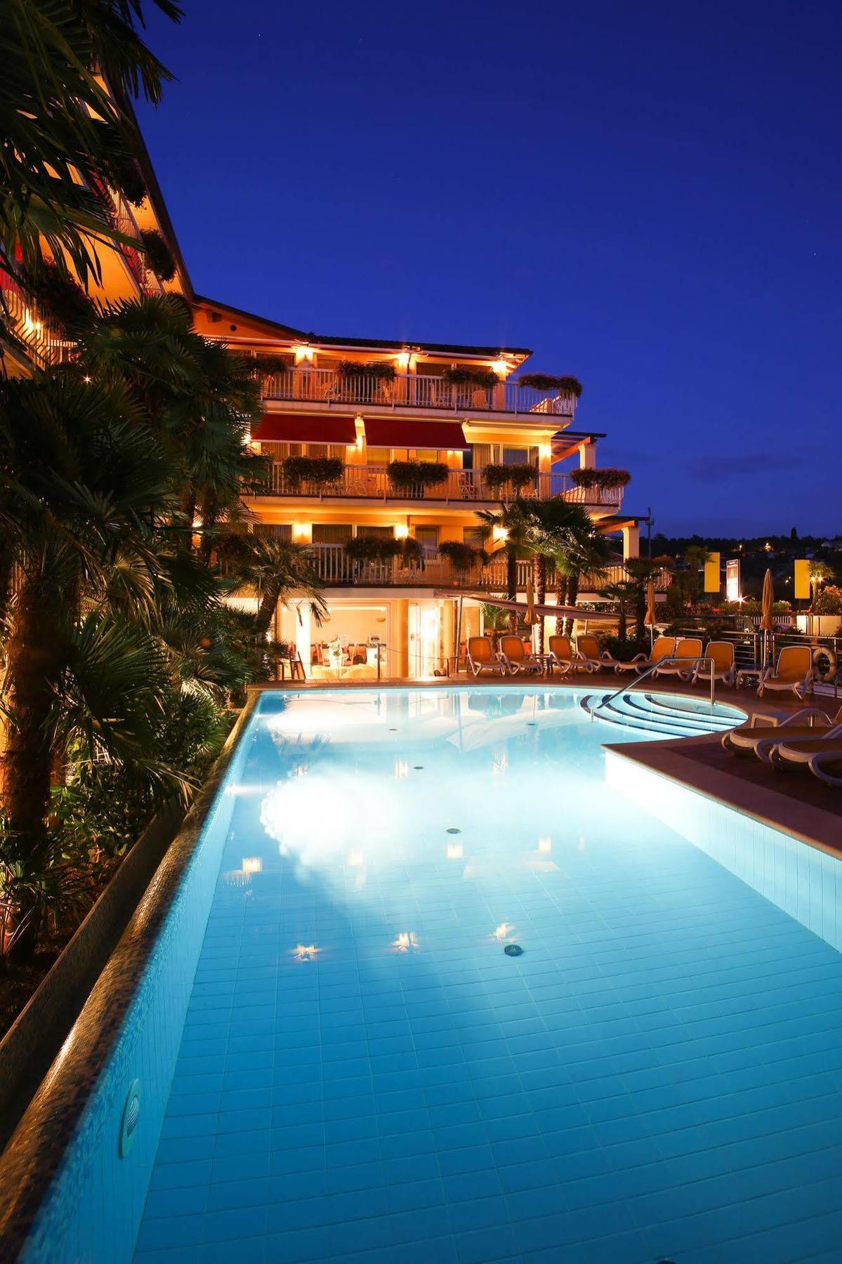 Hotel Capri Bardolino 3S Exteriör bild