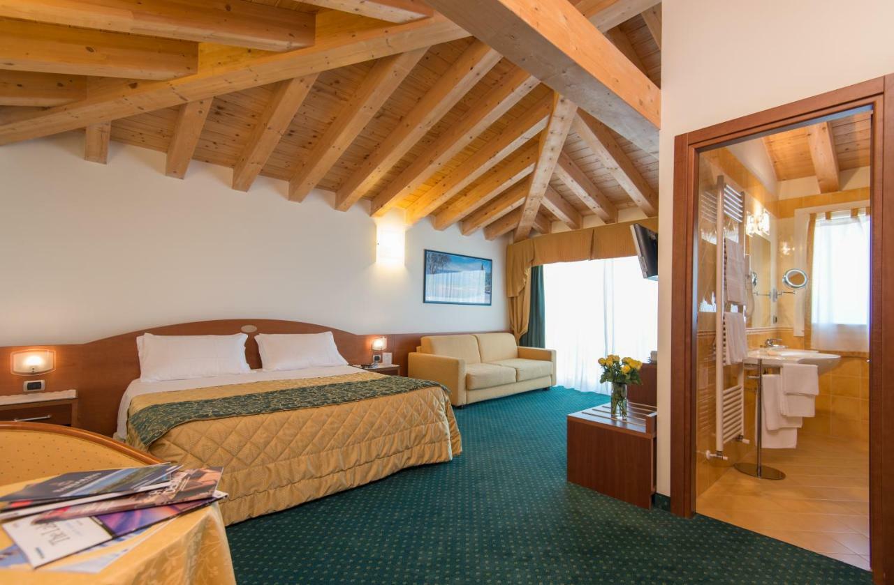 Hotel Capri Bardolino 3S Exteriör bild